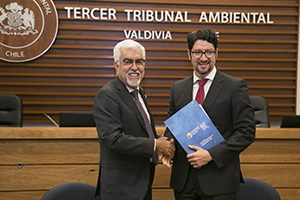 Prensa UC Temuco » Tribunal Ambiental firma convenio multidisciplinario con la UC Temuco