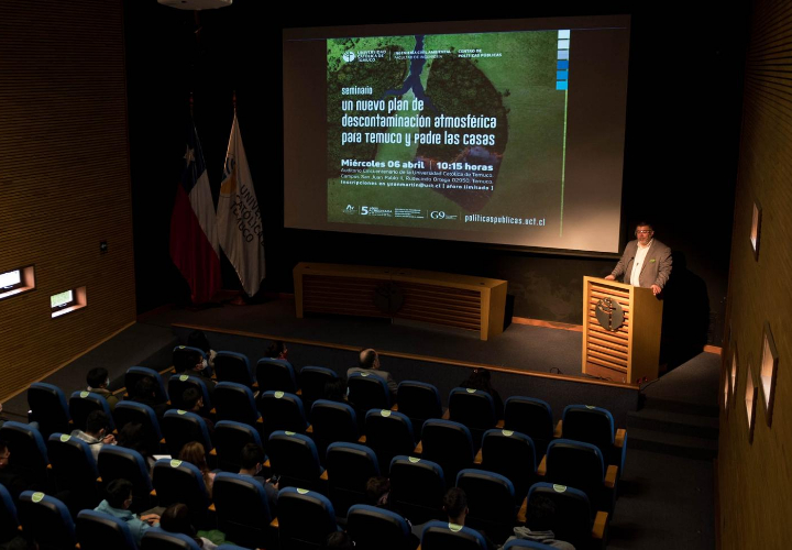 UCT realizó Primer Seminario sobre Plan de Descontaminación en Temuco y Padre Las Casas > UCT