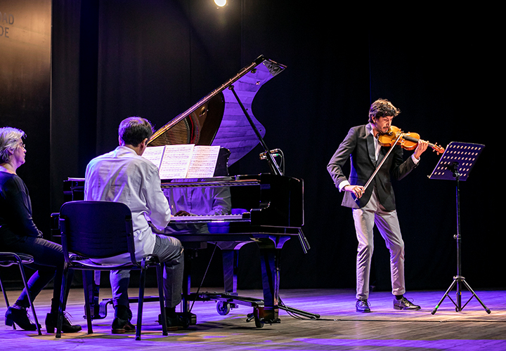 El piano y el violín se toman la segunda jornada de la Temporada de Conciertos de la UCT 2022 > UCT