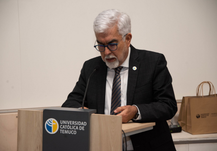 UC Temuco desarrolló conversatorio a 50 años del Golpe de Estado > UCT